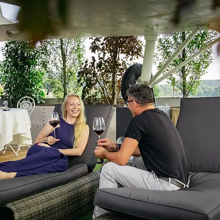 Delux Air Glam Accomodation